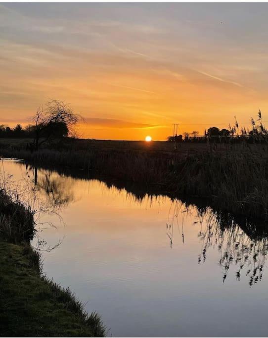 Hidden Gem Canal Facing Retreat With Lovely Walks Hopwas Extérieur photo