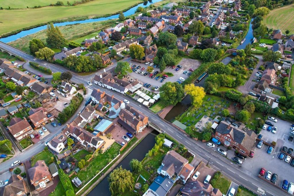 Hidden Gem Canal Facing Retreat With Lovely Walks Hopwas Extérieur photo