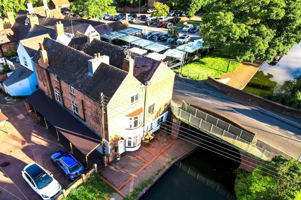 Hidden Gem Canal Facing Retreat With Lovely Walks Hopwas Extérieur photo